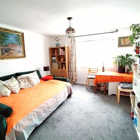 Home Away Home Near Heathrow Airport Cowley  Dış mekan fotoğraf